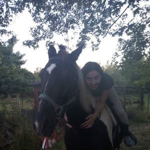 Meet your Posher, Crystal